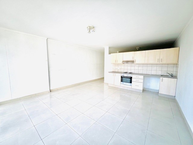 1 Bedroom Property for Sale in Zonnebloem Western Cape